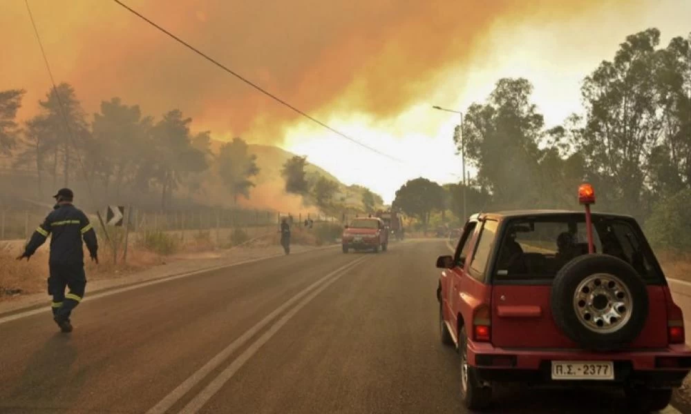 Φωτιά στην Αχαΐα: Κάηκαν πάνω από 20 σπίτια στη Ζήρια